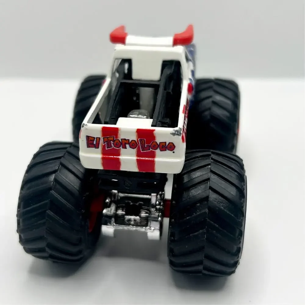 Hot Wheels Monster Jam El Toro Loco Truck 2017 Stars and Stripes 1:64 LOOSE - Picture 4 of 7